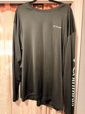 Columbia Black Long-Sleeve Performance Top with Teal Sleeve Logo